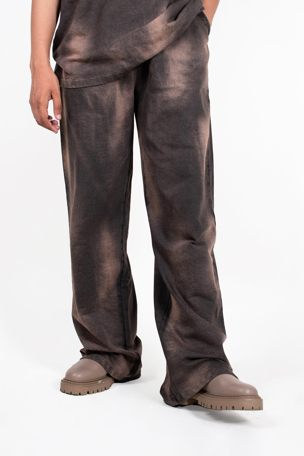 BA6IX TRAVEL JOGGERS SOIL